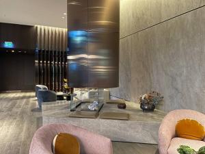 REST COLLECTION Sky High Apartment as West Side Place