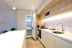 REST COLLECTION Sky High Apartment as West Side Place