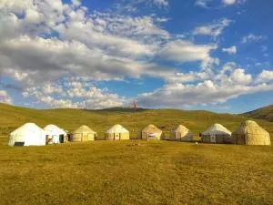 Song Kol lake, Flex Travel yurt camp, horse riding - Kyzart