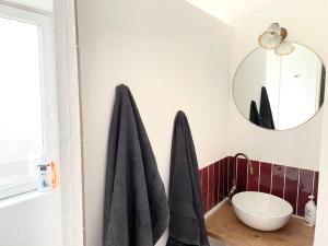 Appartements T2 chaleureux - wifi - plage et commerces a pieds : photos des chambres