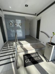 Departamento 2 ambientes zona Güemes con cochera