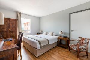 Hotels Le Place Neuve : photos des chambres