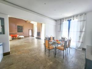Villas Happy Days YourHostHelper : photos des chambres