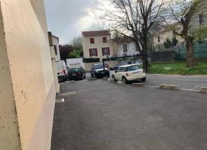 Sejours chez l'habitant Chambre simple avec un lit double a Orly ville : photos des chambres