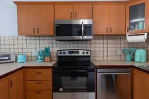 Coqui Beach Home, Paseo del Faro Combate