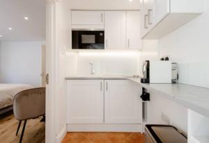 Well-Positioned Studio Flat