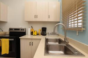 Osmax Oasis, 2 BD and 2 BA, Gated, near Puerto Seco Beach