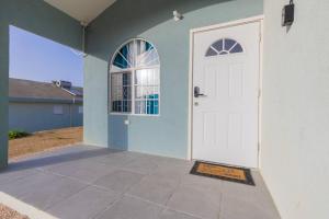 Osmax Oasis, 2 BD and 2 BA, Gated, near Puerto Seco Beach