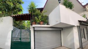 Christinas house with 2 bedrooms and free parking