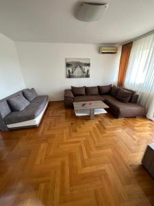 Large Centre apartment