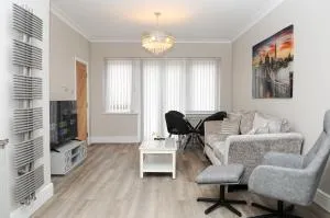 Luxury 5 Star apartments, Parking, Garden, near Metro Stations 10-15mins to London - Streatham Vale