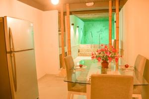 Casa Acogedora con Piscina - House Rouse 14