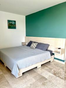 Paradise Apt steps 5thAv & Beach