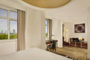 Art Deco Family Suite - Club Lounge Access room in Sheraton Grand London Park Lane