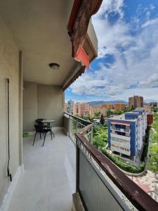 Preciosoy gran apartamento terraza con vistas wifi y climatización