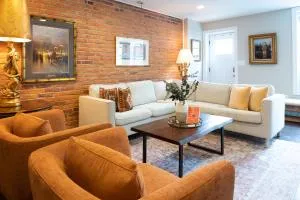 Luxury Federal Hill Home with Rooftop & 4 Parking Spots - Brooklyn Park