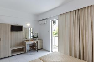 Twin Room with Balcony room in Hotel Africa