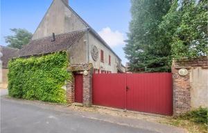 Maisons de vacances Nice Home In Saintigny With Wifi And 4 Bedrooms : photos des chambres