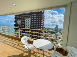 View Talay 6 by Pat 42