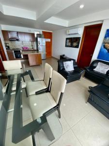 Apartamento aL-4 frente al mar piscina y Wifi