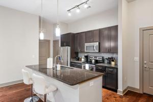 Grand Luxury Premium Vaulted Ceilings