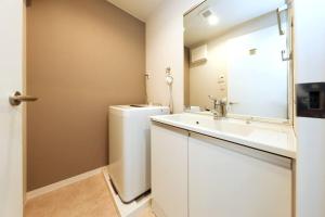 LIVION V Hatagaya by Tranova