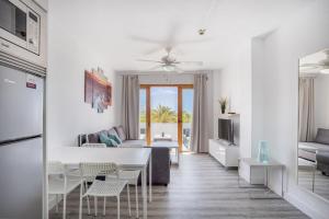 Garden City Pool and Sea view by LoveTene