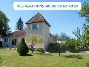 Maisons de vacances LOU MALINBOUZAT VILLA CLIMATISEE AVEC PISCINE PRIVEE a L'OREE DU PERIGORD : photos des chambres