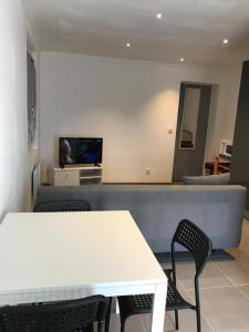 Appartements T2 ALES +terrasse +parking : photos des chambres