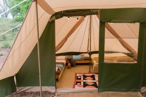 Tentes de luxe 3 Luxe tent bij La Ferme de l'aventure Ronnet : photos des chambres