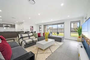 Spacious Modern 4Bedroom Retreat near Gregory Hill - Camden