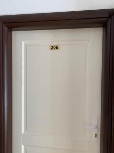 Gjiri i Lalezit, Saliu Apartment