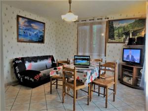 Chalets Gite les Pins : photos des chambres