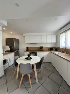 Appartements Superbe appartement moderne en rez-de-chaussee : photos des chambres