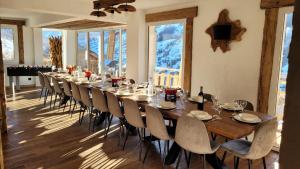 Chalet le Chantelevent for 24 Guests - Slope Views, Pool & Jacuzzi