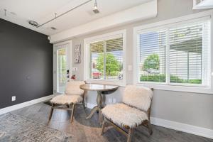 Lake Living at Northern Lights Condo 10