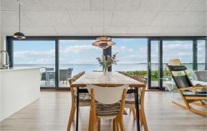 Gorgeous Home In Holbæk With Wifi