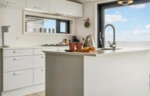 Gorgeous Home In Holbæk With Wifi