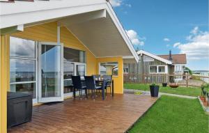 Awesome Home In Allingåbro With Kitchen