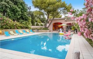 Beautiful Home In Les Angles With 5 Bedrooms, Private Swimming Pool And Outdoor Swimming Pool