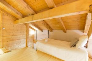 Chalets Chalet d'en haut - 15 Pax Chalet et Mazot - Jardin Prive - Belles Vues : photos des chambres