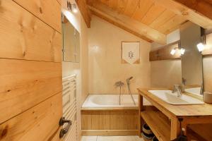 Chalets Chalet d'en haut - 15 Pax Chalet et Mazot - Jardin Prive - Belles Vues : photos des chambres