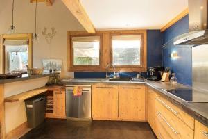 Chalets Chalet d'en haut - 15 Pax Chalet et Mazot - Jardin Prive - Belles Vues : photos des chambres