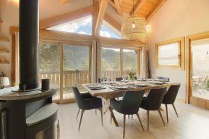 Chalets Chalet d'en haut - 15 Pax Chalet et Mazot - Jardin Prive - Belles Vues : photos des chambres