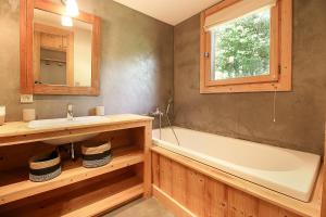 Chalets Chalet d'en haut - 15 Pax Chalet et Mazot - Jardin Prive - Belles Vues : photos des chambres