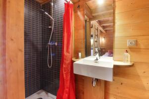 Chalets Chalet d'en haut - 15 Pax Chalet et Mazot - Jardin Prive - Belles Vues : photos des chambres