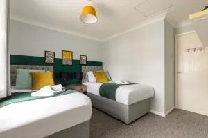 Chelmsford Reach 3 bed house near centre,free parking, Wi-Fi, table football - Writtle