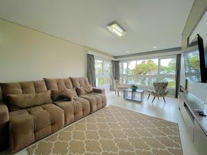 Espaçoso apto no Centro de Gramado