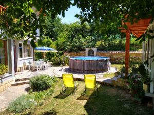 Бялата къща Калугерица