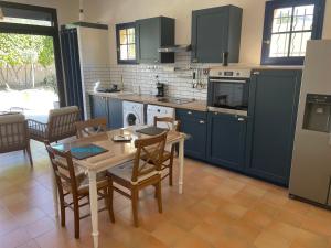 Appartements Calanca blu : grand appartement : photos des chambres